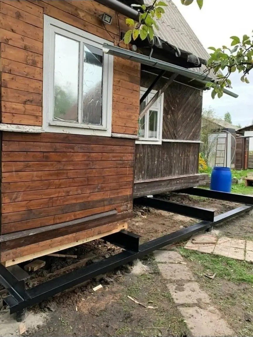 Новое основание и обвязка дома из металла